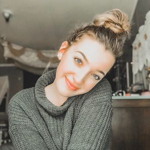 Meet your Posher, Olivia